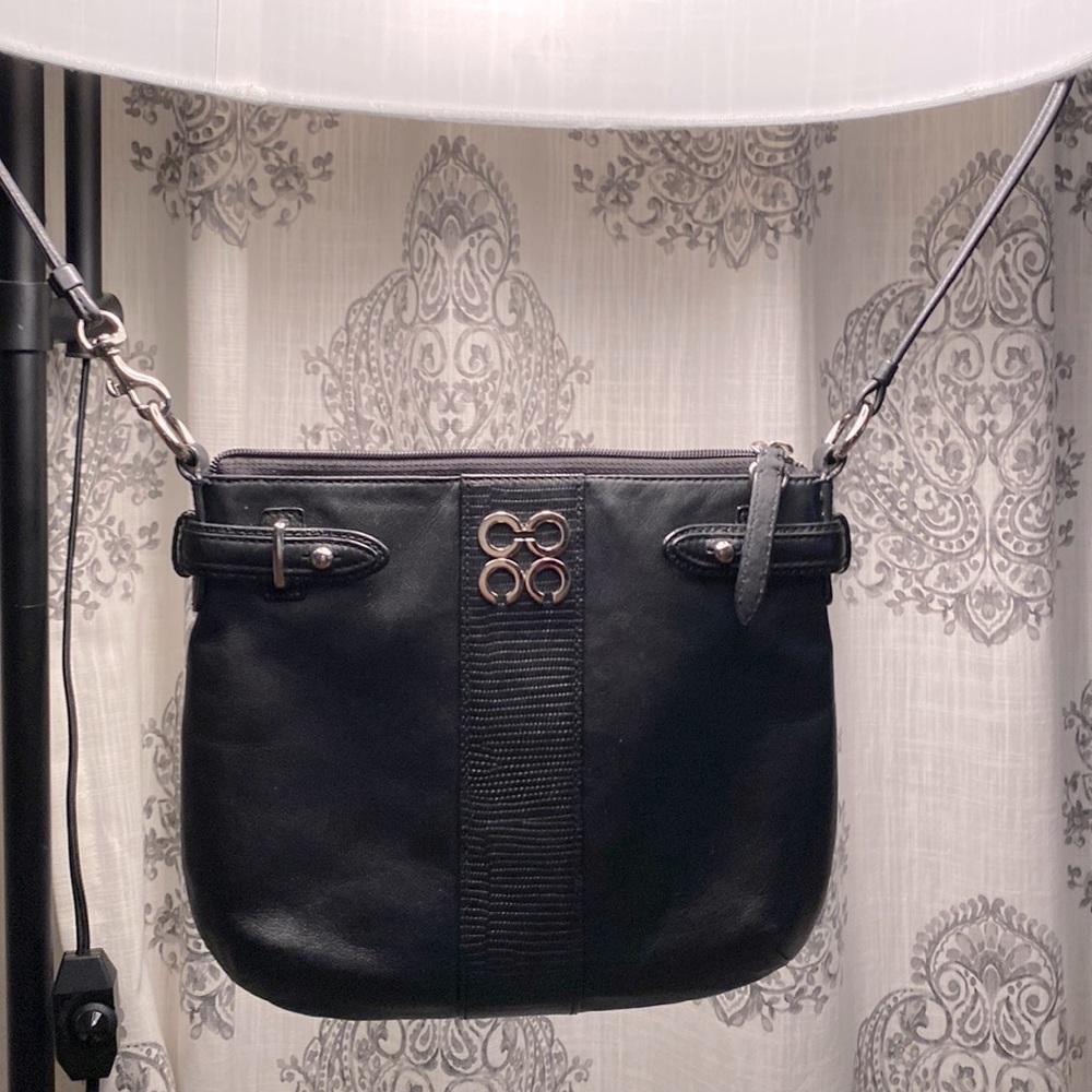 Black leather Coach cross body purse 44 inch removable strap.like new